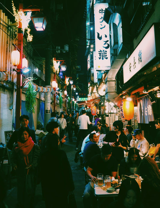 Snack tour en callejones tradicionales de Tokio